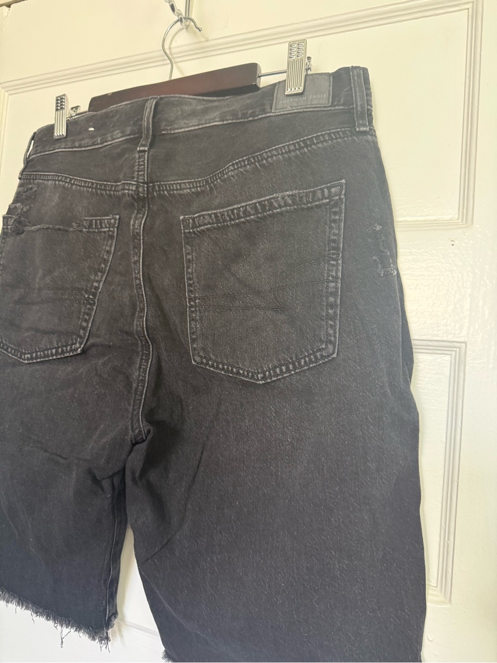 American Eagle Outfitters 90’s Boyfriend Black Distressed Denim Jean Shorts Sz 8 - Picture 12 of 15
